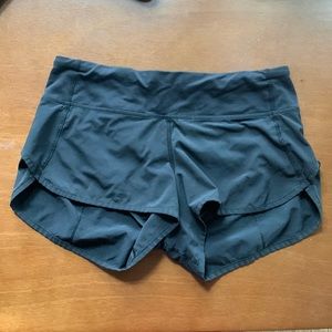 Lululemon speed up shorts 2.5”